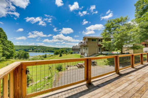 Walk to Alpine Lake Terra Alta Cabin with Deck